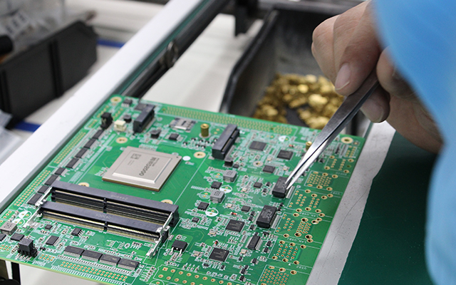 在金融發(fā)展領(lǐng)域，嵌入式主板有什么優(yōu)點？