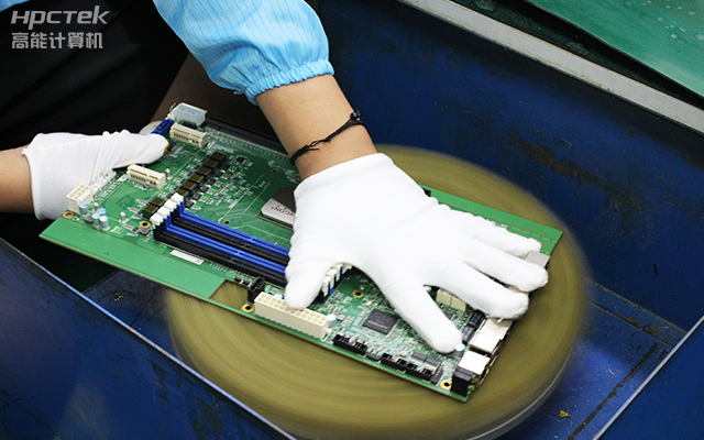 龍芯3A6000：開啟國產(chǎn)工控主板“芯”時代(圖1)