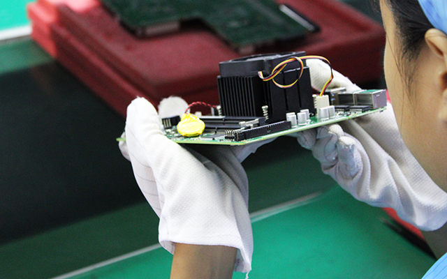 D3000M飛騰主板——強(qiáng)勁芯、多功能接口